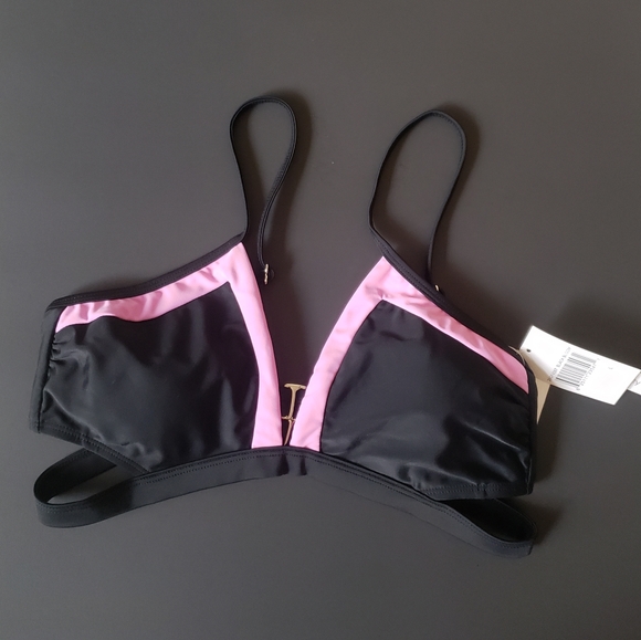 NWT! NINETY FIVE ° BLACK & BLOOM WRAP AROUND BIKINI TOP - Picture 1 of 6